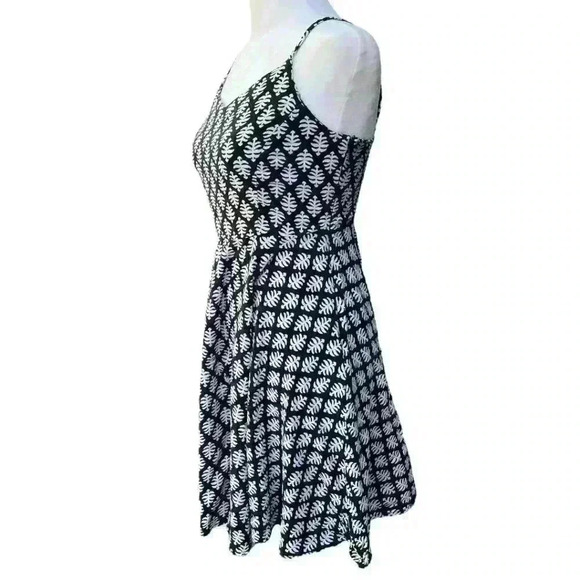 Old Navy Black & White Fit & Flare Skater Cami Dress Summer Sundress Size S - Picture 3 of 12